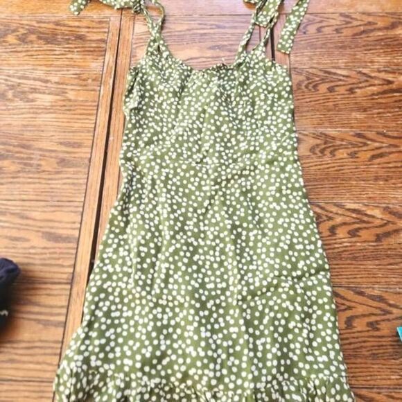 NWT Reformation Christine Dress Moriet Green Polka Dot Smocked Tie Straps SZ 6 - Picture 1 of 4